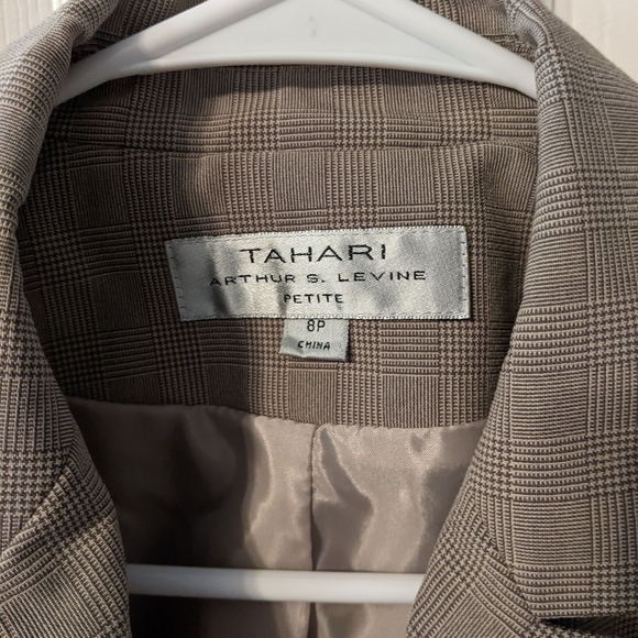 Tahari Arthur S‎ Levine Greige Button Front Collared Blazer Size 8 Petite *Flaw* - Picture 3 of 8